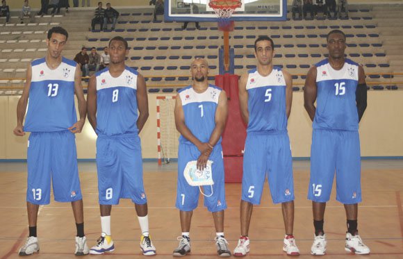 شجار بين لاعب و رئيس شباب الحسيمة ينتهي في مخفر الشرطة