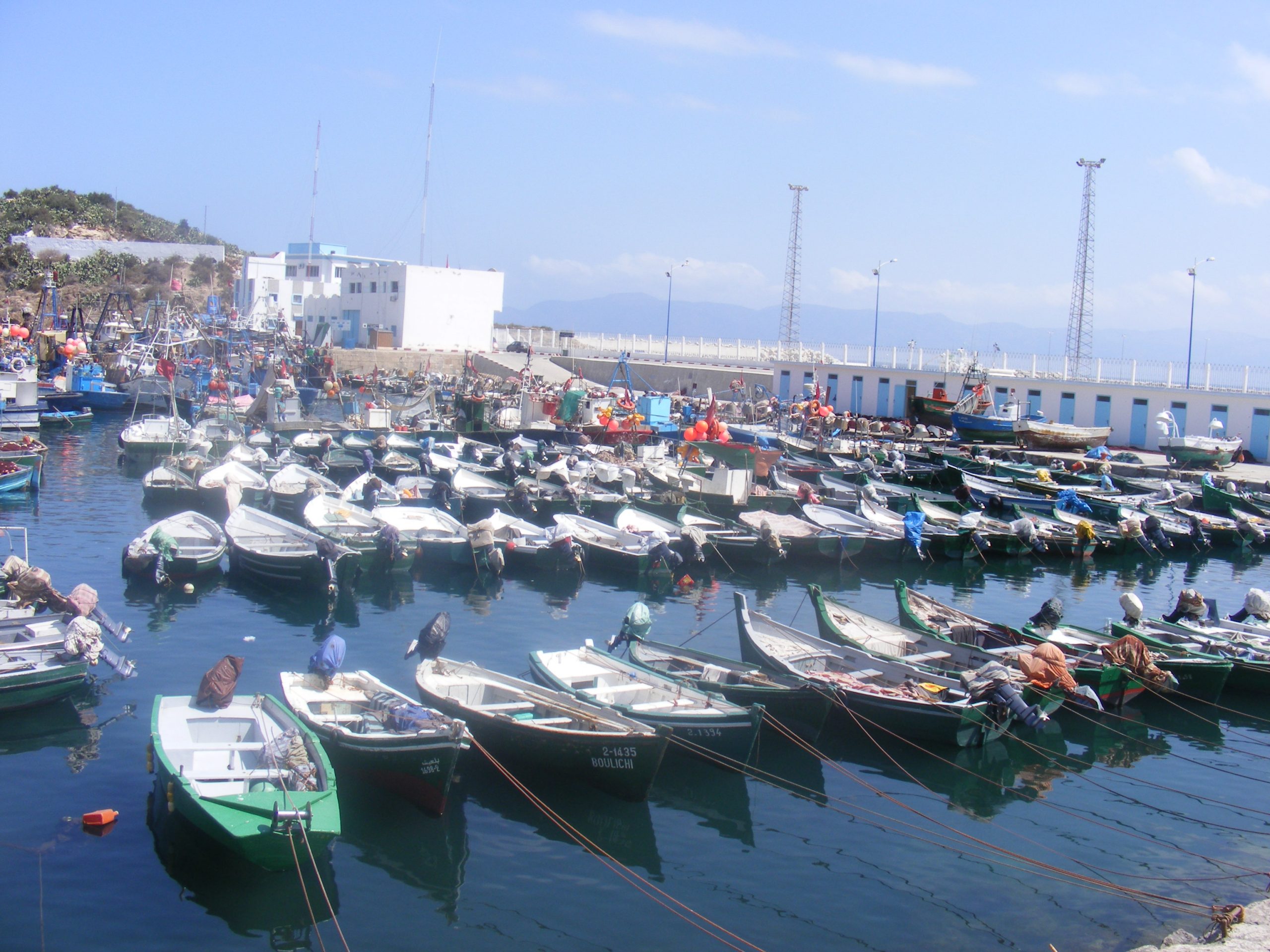 أرباب وبحارة قوارب الصيد يستنكرون الاعتداء على رئيسهم