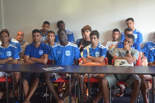 زرماتن يعقد لقاء مع لاعبي شباب الريف وطاقمه التقني