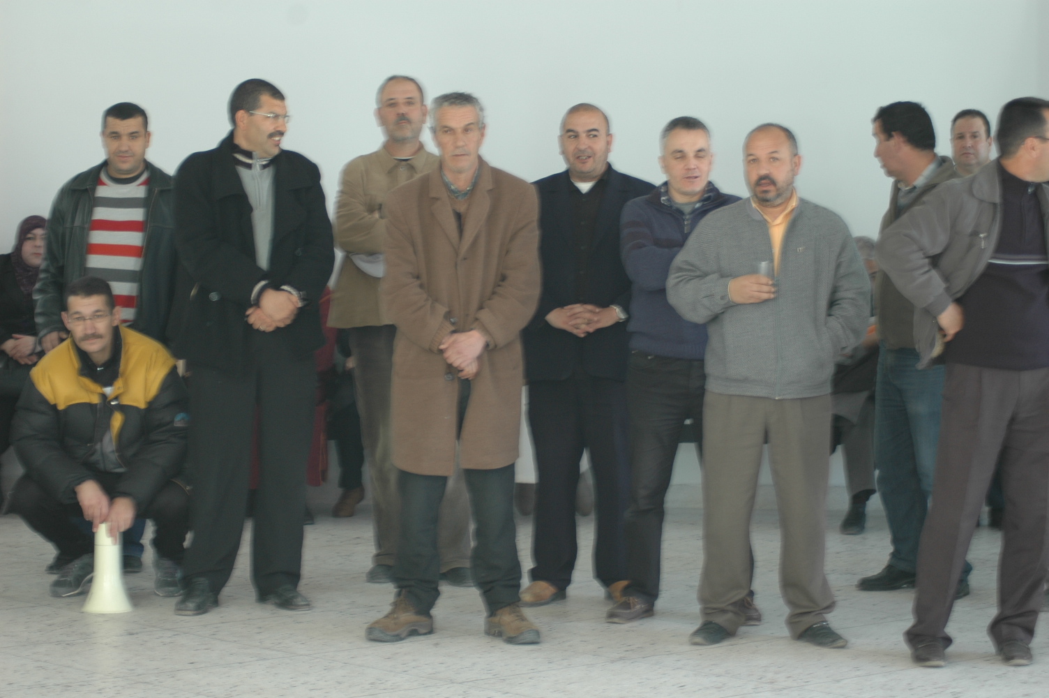 نقابتان تستنكران تهديد مسؤولين إداريين ببلدية الحسيمة