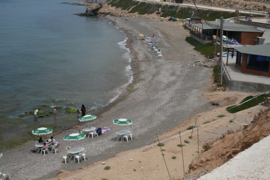 جماعة ازمورن تفسخ عقدها مع مستغل شاطئ إزضي