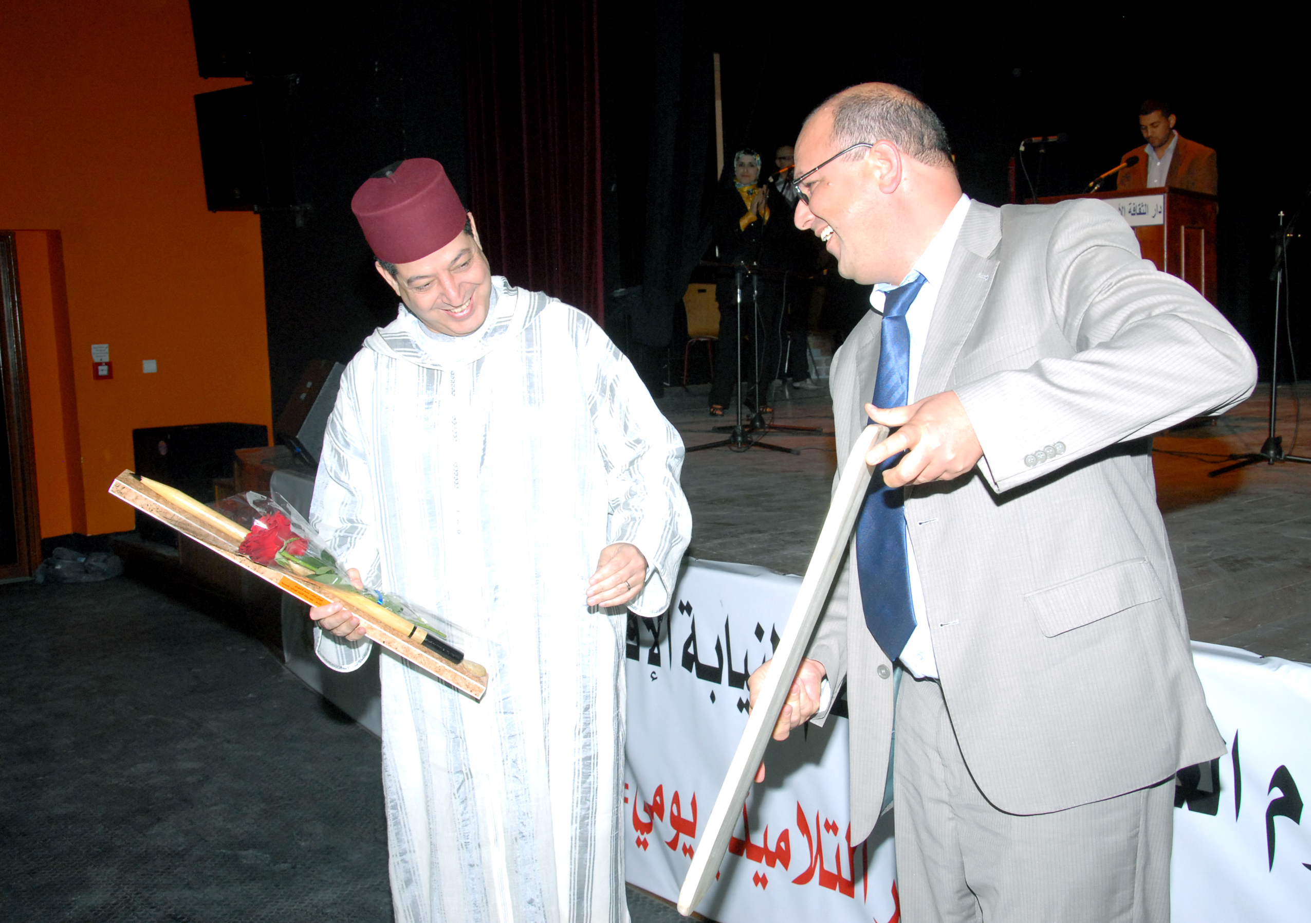 نيابة التعليم بالحسيمة تحتفل باليوم العالمي للشعر