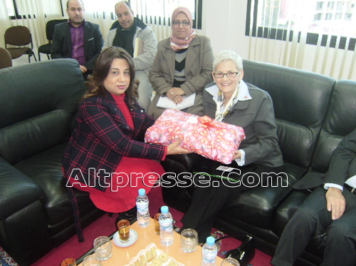 الأمازيغية والجهوية محور لقاء جمع نائبة السفير الأمريكي برئيسة بلدية الحسيمة