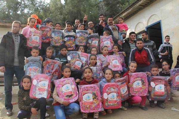 مبادرة إنسانية لجمعية ترسم البسمة على وجوه تلاميذ دوار المخزان بجماعة اساكن