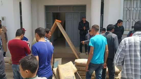 احتجاج بتماسينت ( جماعة امرابطن ) على أكياس الاسمنت المكدسة في المرائب ومطالب للوالي اليعقوبي بالوفاء بوعوده