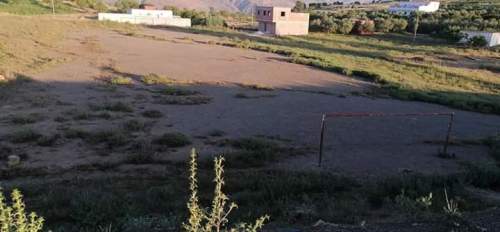 شباب بني حذيفة يطالبون بتأهيل ملعب “ذماحتش” بدوار كمون