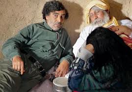 الفنان محمد بسطاوي طريح الفراش