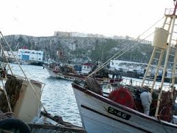 ربابنة مراكب الصيد بالجر يضربون بالحسيمة