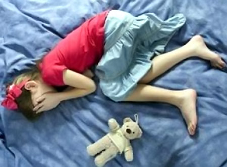 مرصد حقوقي يدين تأخير الحكم على بيدوفيلي انجليزي اغتصب أطفالا بتطوان