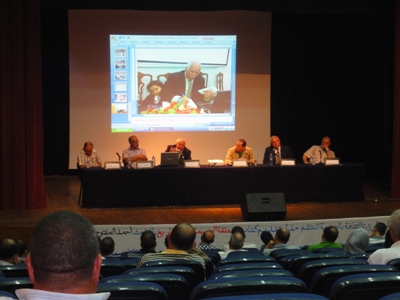 أحمد المفتوحي بوقراب يوقع كتابه بالحسيمة