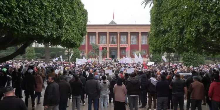 الأساتذة يحتجون ضد “النظام الأساسي ” بشوارع الرباط