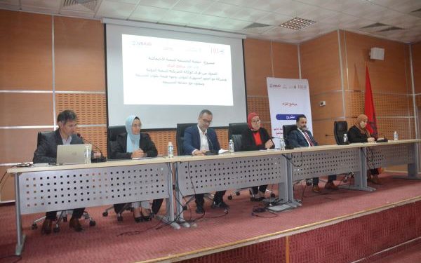 جمعية الحسيمة للتنمية تستطلع رأي الساكنة حول الشأن المحلي بالحسيمة