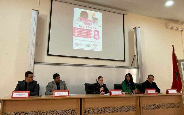 طلبة المدرسة الوطنية للتجارة والتسيير بوجدة يخلدون اليوم العالمي للمرأة