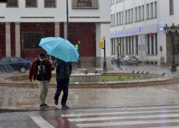 أمطار رعدية ورياح عاصفية بعدد من المناطق (نشرة إنذارية)