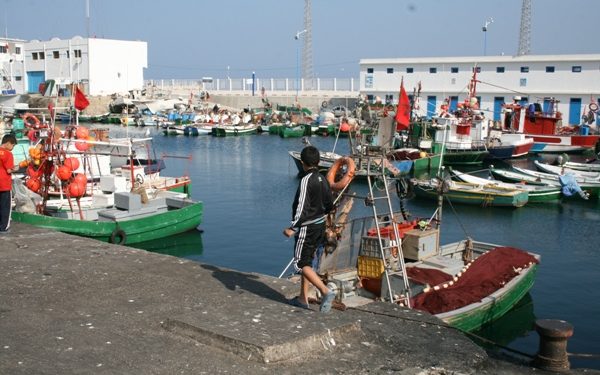 مهنيو الصيد التقليدي بالحسيمة يطالبون بعصرنة قواربهم والرفع من حمولتها