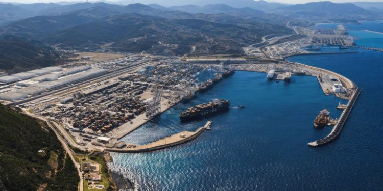 طنجة المتوسط يحقق رقم معاملات بلغ 13 مليار درهم في 2025