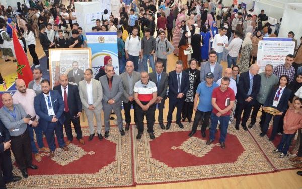 2500 مستفيد من الملتقى الإقليمي للتوجيه المدرسي والمهني والجامعي بالحسيمة