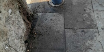 الواد الحار يقلق عابري مدخل الحسيمة