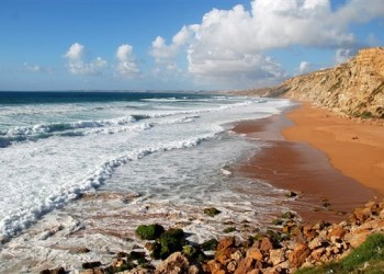 قضية بيئية تهم المغرب: تغيّر المناخ سيقلص عرض الشواطئ بالمتوسط