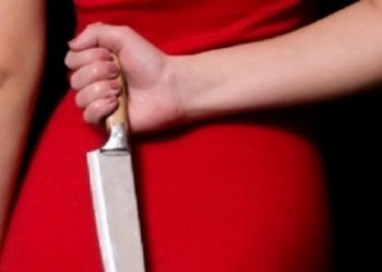 فتاة تقتل عشيقها بسبب الغيرة بالحاجب