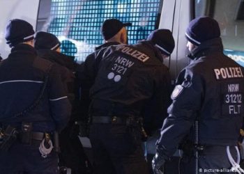 حملة أمنية واسعة ضد عصابة لتهريب البشر بألمانيا يقودها محاميان