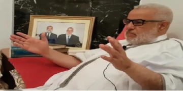 بنكيران ينتقد هاشتاغ “أخنوش ارحل”.. ويعتبر حزبه هو الحل