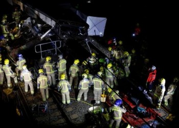 قتيل وعشرات الجرحى جراء خروج قطار عن السكة ببرشلونة