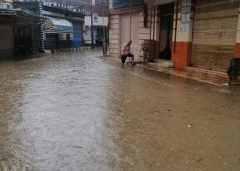 السيول تحاصر السكان بالقصر الصغير