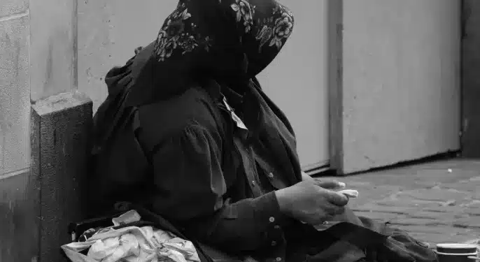” تسونامي ” متسولين يجتاح الحسيمة