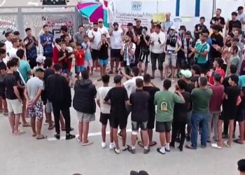 باخرة “أرماس” تُستقبل بالغضب في ميناء الحسيمة