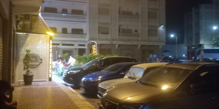 سكان شارع الجزائر وموسى بن نصير بالحسيمة يطالبون بوقف احتلال الملك العمومي