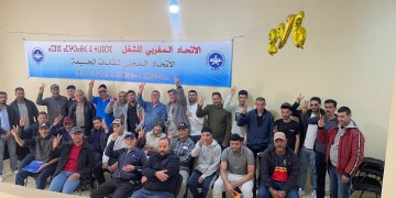 تأخر الأجور يفجر احتجاج عمال المناولة بقطاع الماء بالحسيمة