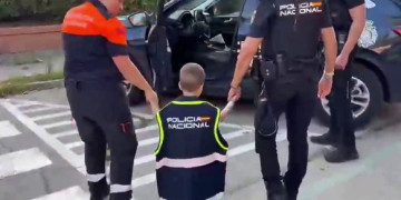 بلال.. طفل مغربي كفيف يمنح حرائق إسبانيا حكاية أخرى