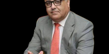 رئيس المجلس البلدي ليس موظفاً لدى السيد العامل