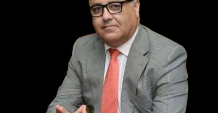 رئيس المجلس البلدي ليس موظفاً لدى السيد العامل