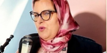 الرالي الجامعي الدولي يكرم الدكتورة خديجة حبوبي بمحطة الحسيمة