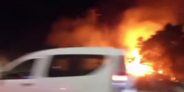 اندلاع حريق بالقرب من “جوج القناطر” بين إمزورن وأتروكوت