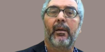 عبد الكريم الأمراني يعود إلى ثلاثة عقود من الصحافة في كتاب جديد