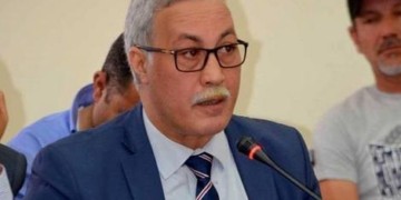 تدوينة تجر رئيس جماعة لوطا بالحسيمة إلى التحقيق