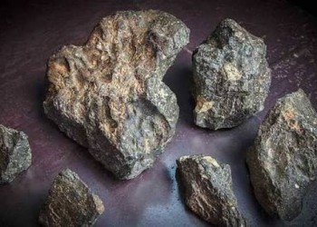 صخرة فضائية اقتناها امريكي من المغرب فريدة وتختزل تاريخ المريخ