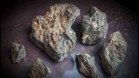 صخرة فضائية اقتناها امريكي من المغرب فريدة وتختزل تاريخ المريخ