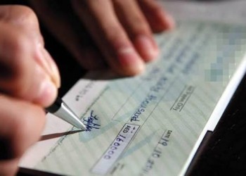 نهاية عصر الشيكات: حظر الدفع لمصلحة الضرائب بحلول عام 2027