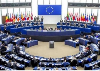 البرلمان الأوروبي يقر تعديلات “صارمة” لترحيل المهاجرين إلى دول ثالثة