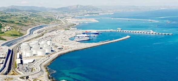الصحافة الإسبانية تبرز صعود المغرب كقوة لوجستية في المتوسط