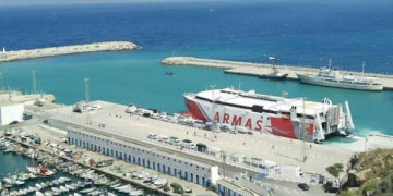 الحسيمة– موتريل.. ارتفاع أسعار التذاكر يفجر غضب أفراد الجالية في ذروة العودة