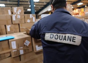 تطوان: مداهمة أمنية تكشف شبكة تهريب العطور