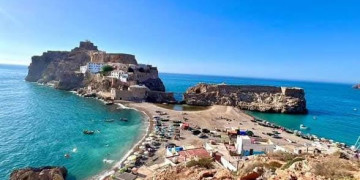 جمعية أنيري تنتقد استمرار تدهور شاطئ بادس بالحسيمة
