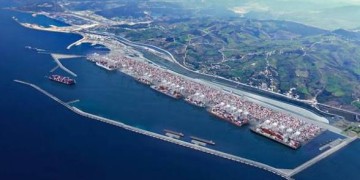 الإعلام الإسباني يربط توسعة طنجة المتوسط بتصاعد المنافسة على موانئ مضيق جبل طارق