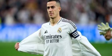 الدولي المغربي مروان ساندي يخضع لعملية جراحية في الركبة