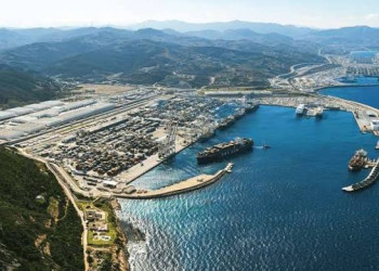 طنجة المتوسط يغيّر موازين المضيق ويثير القلق في سبتة